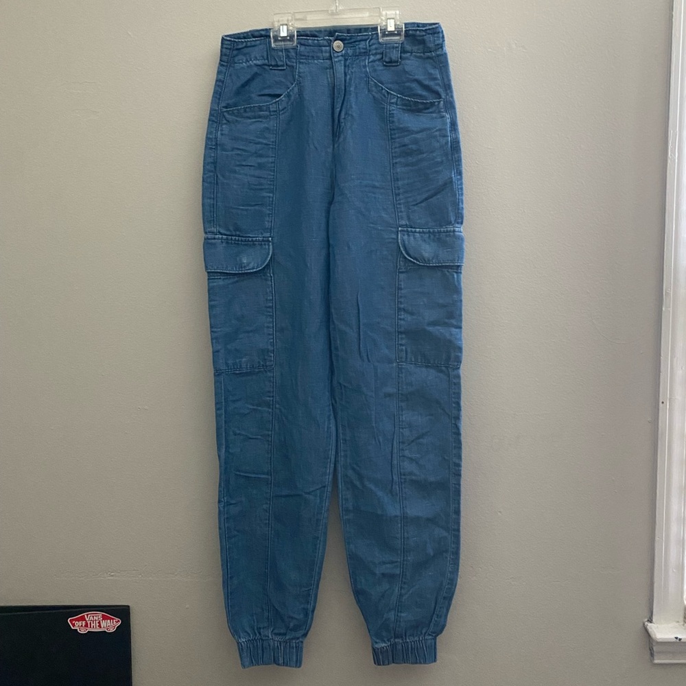 This is a cargo pants, but like joggers. The waist is super small.